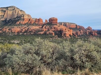 The iconic mountains around Sedona (photo not from our cabin, but very close by).