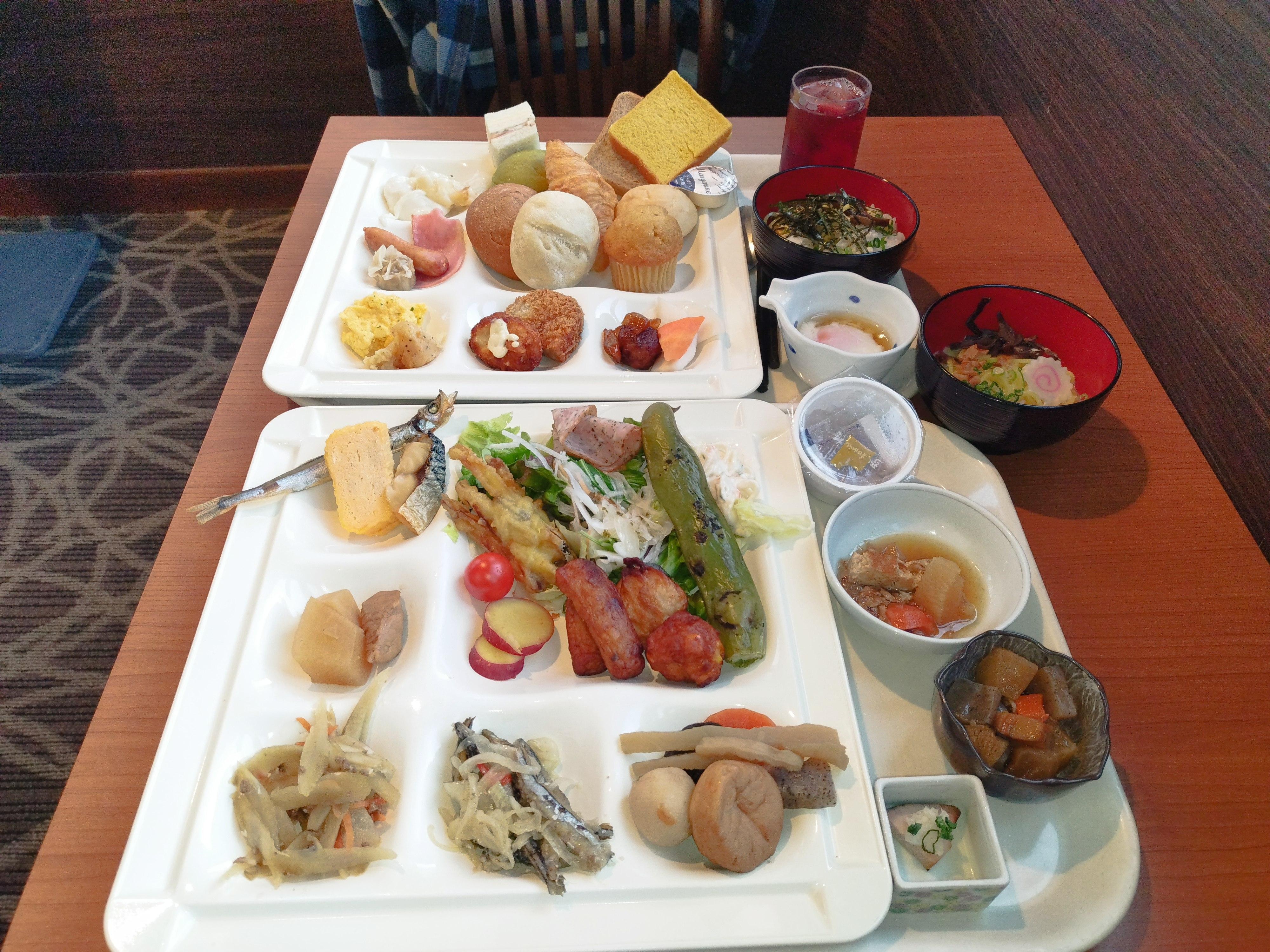 朝食バイキング。
ほぼ全種類を制覇！