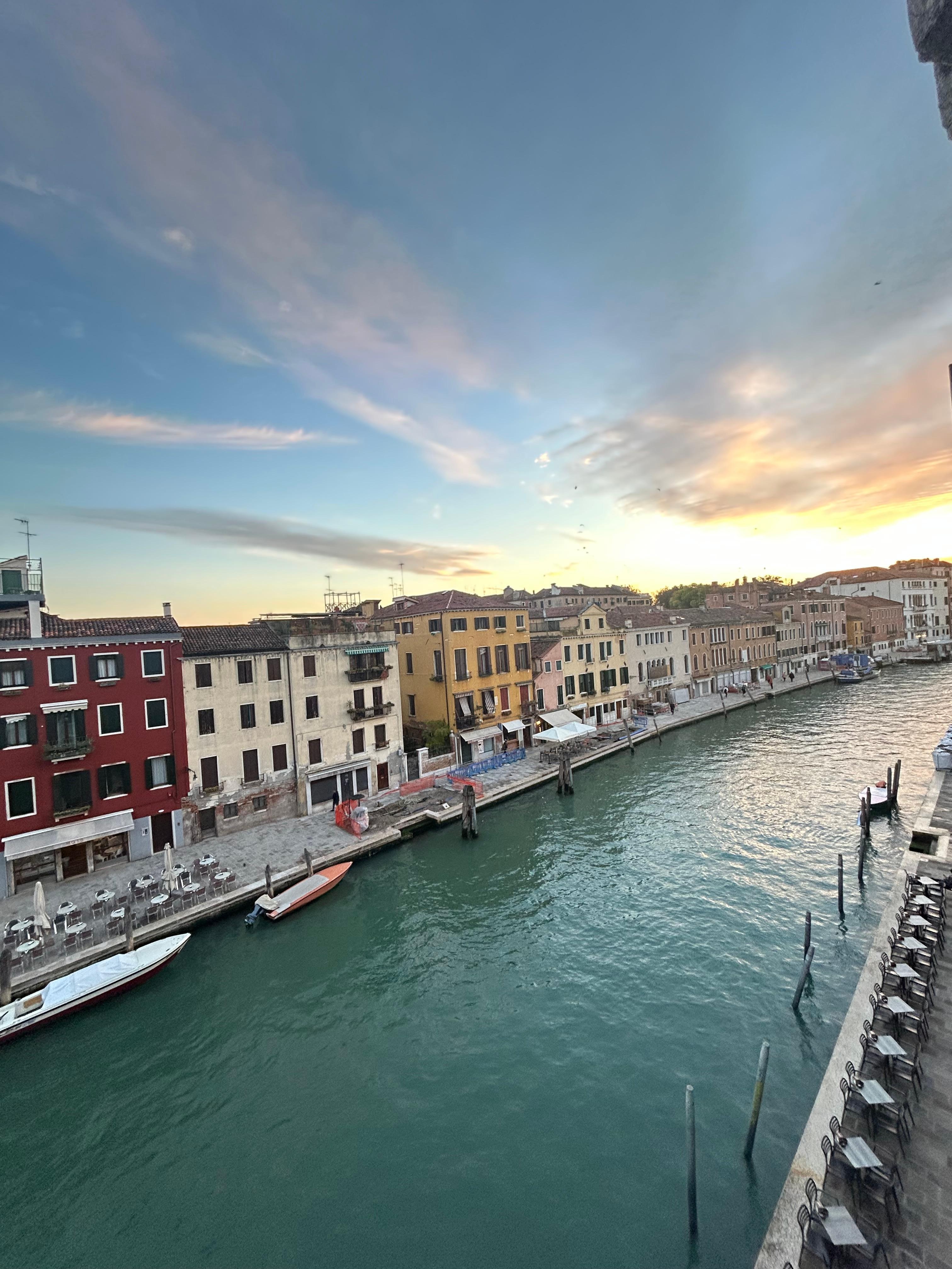 ホテルの窓からの眺め