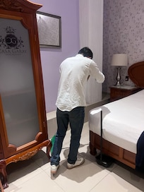 Pedi que limpiaran. Me ofrecian hasta el dia siguiente porque no habia quien lo hiciera. Pero exigí que fueran a limpiar.