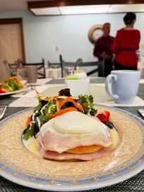 Eggs Benedict