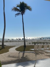 Quick walk to the beach