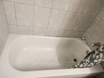 bathtub dirty and stain