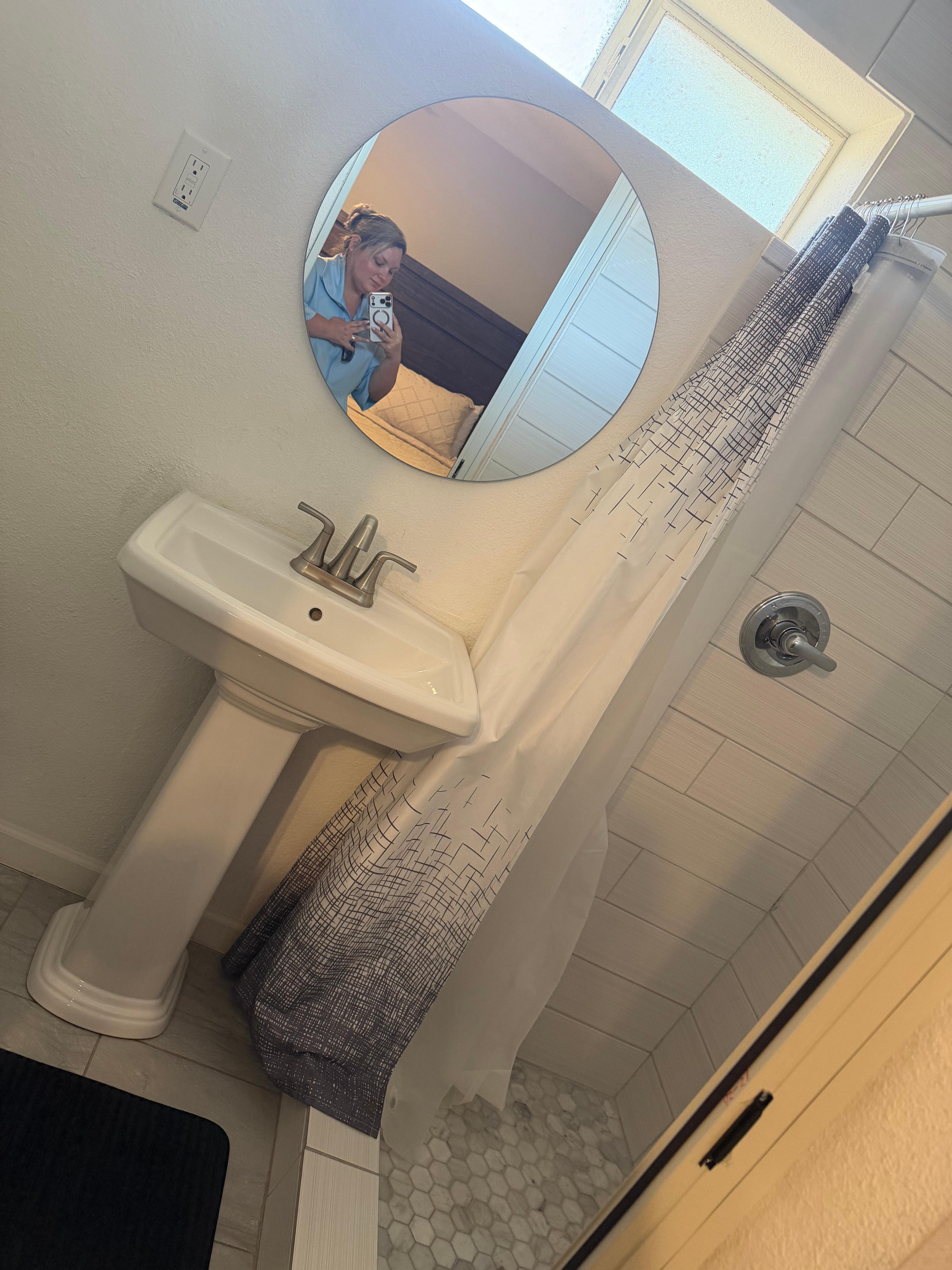 King size bed bathroom