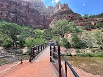 to Emerald pool