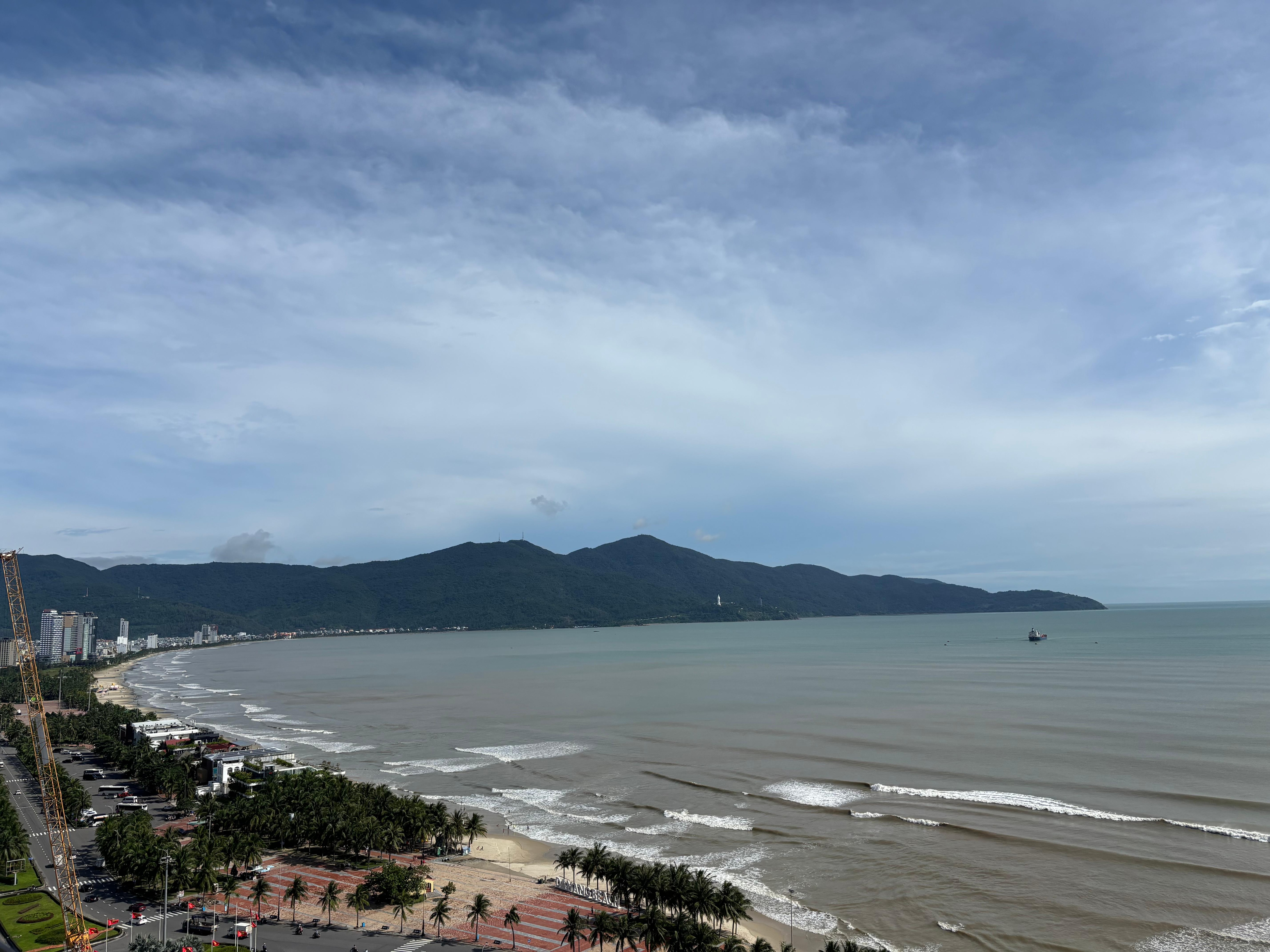 雨上がりのベランダから