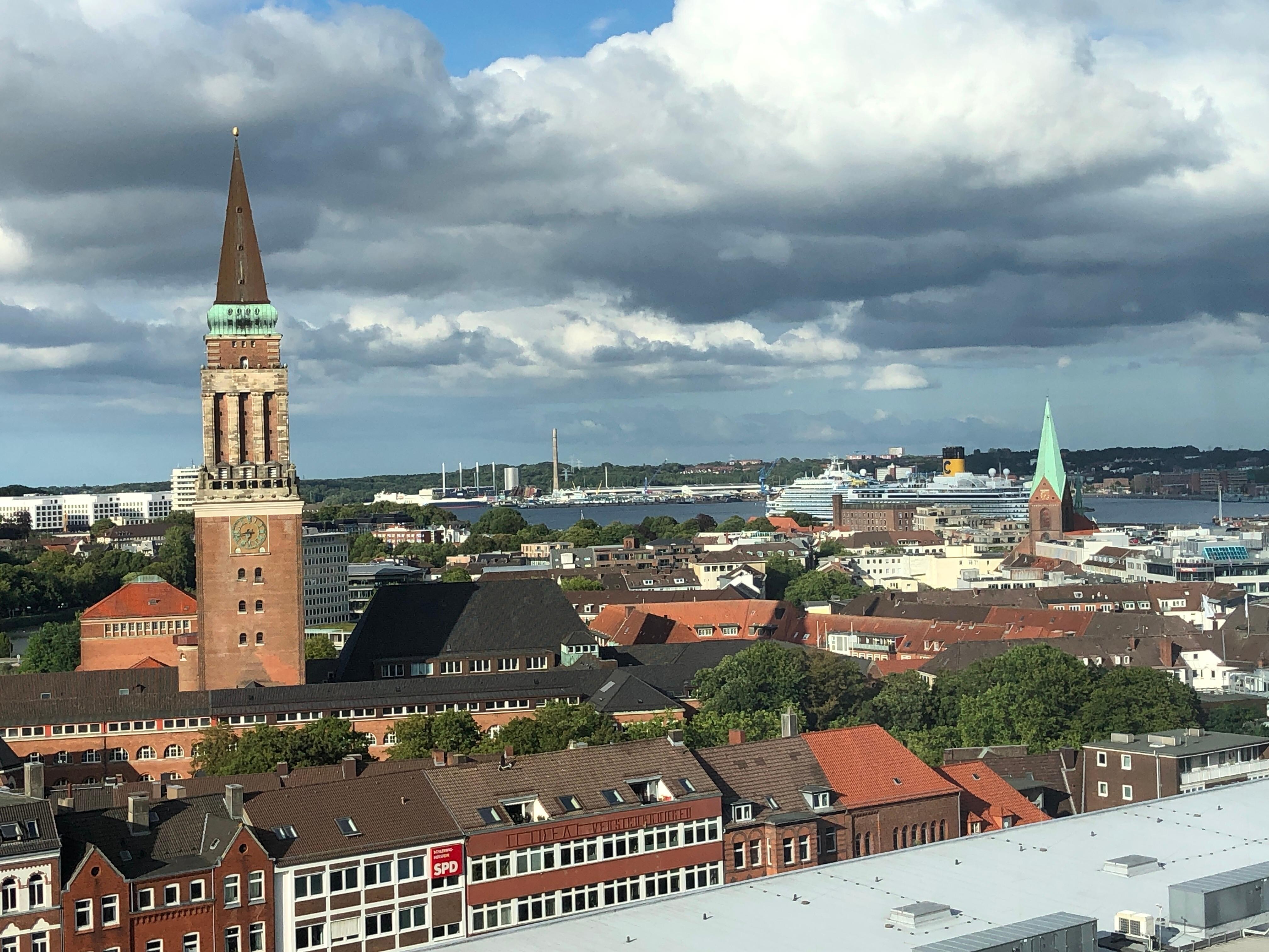 Från rummet.