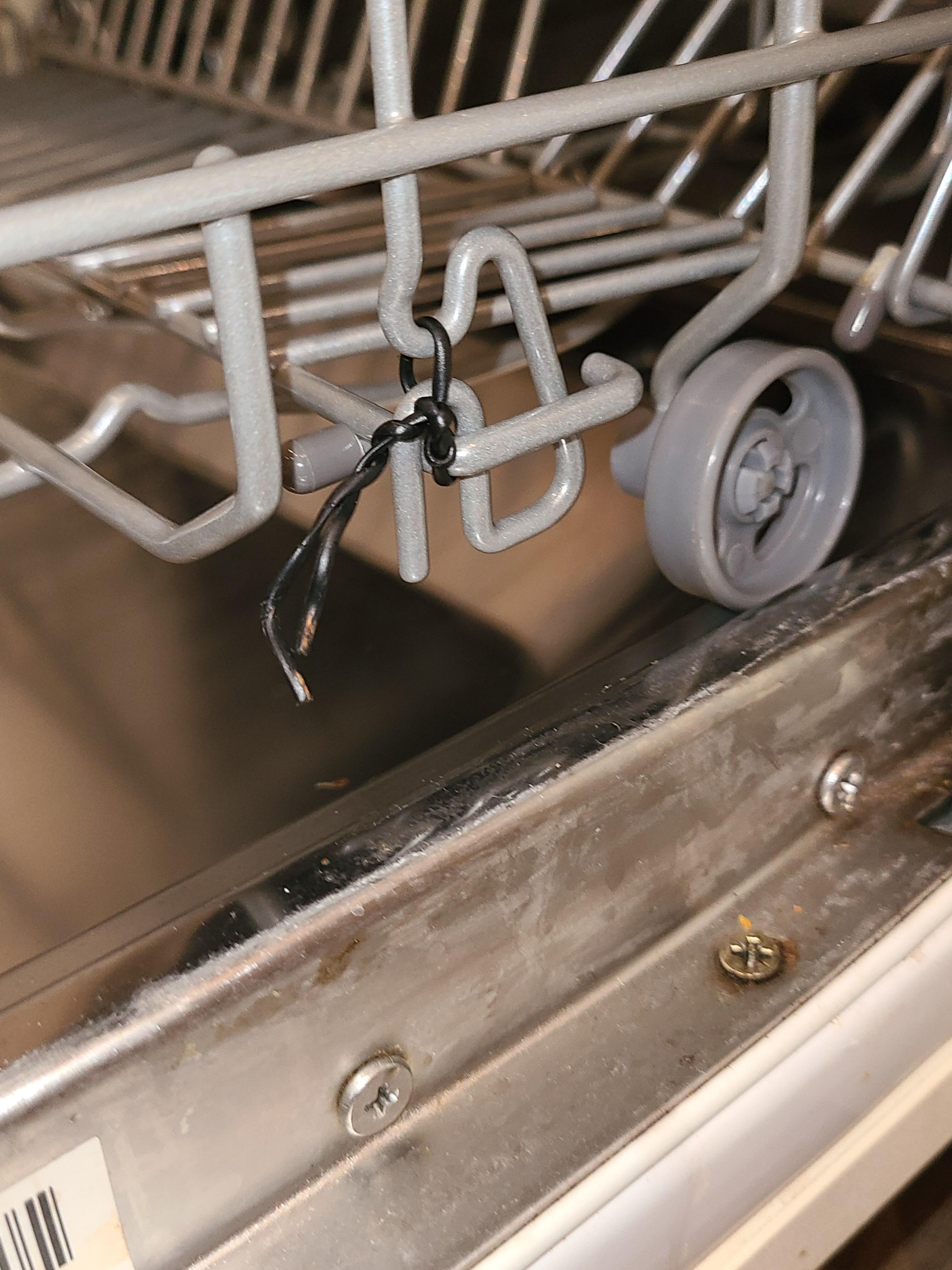 Lave-vaisselle cassé 