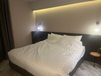 침구 굿. 침대 굿.