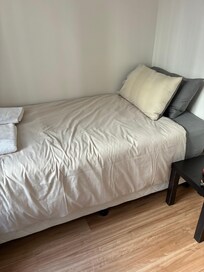 This was supposed to be a queen bed