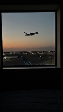 Beautiful view of the runway. I enjoyed very much!!