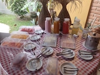 Café da manhã ótimo ...tudo fresquinho