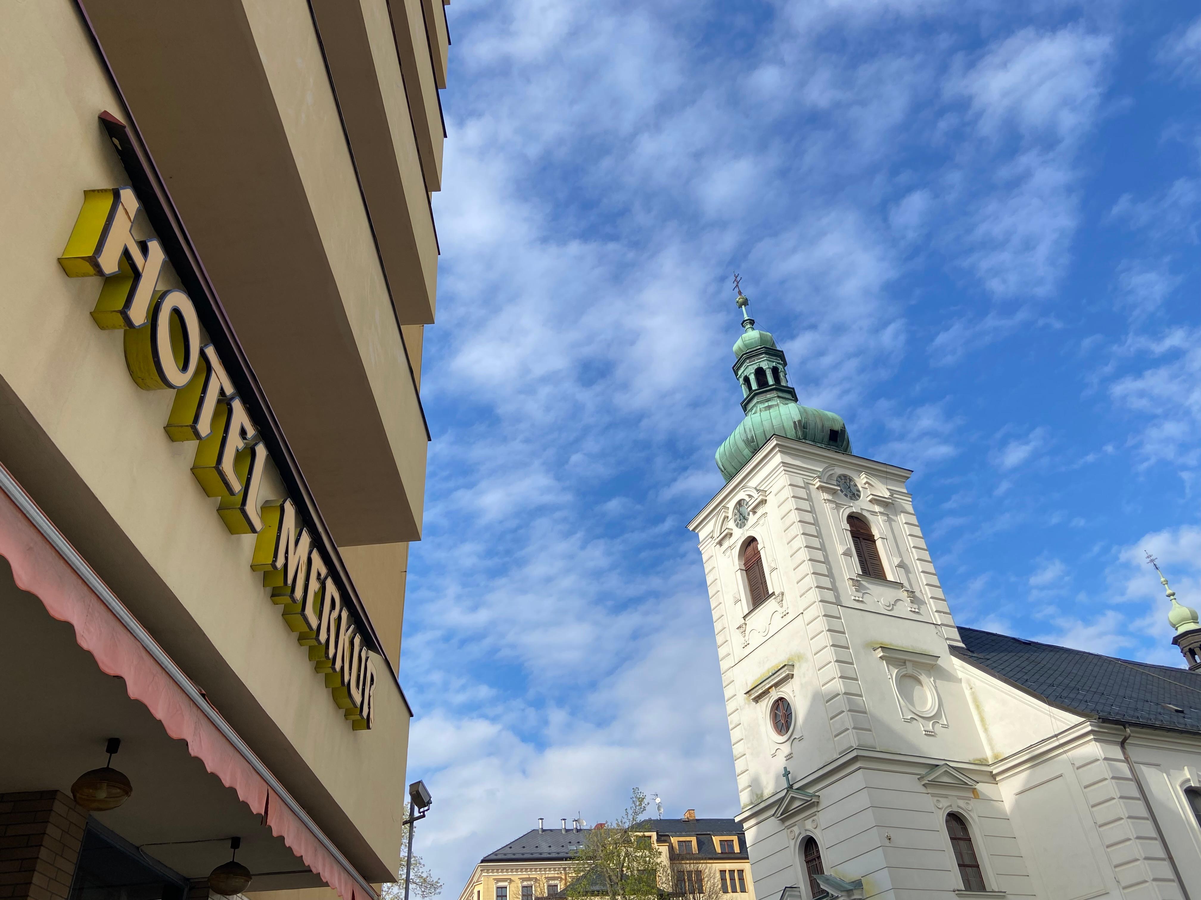 Kirche gegenüber