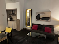 Living room/kitchen/common space