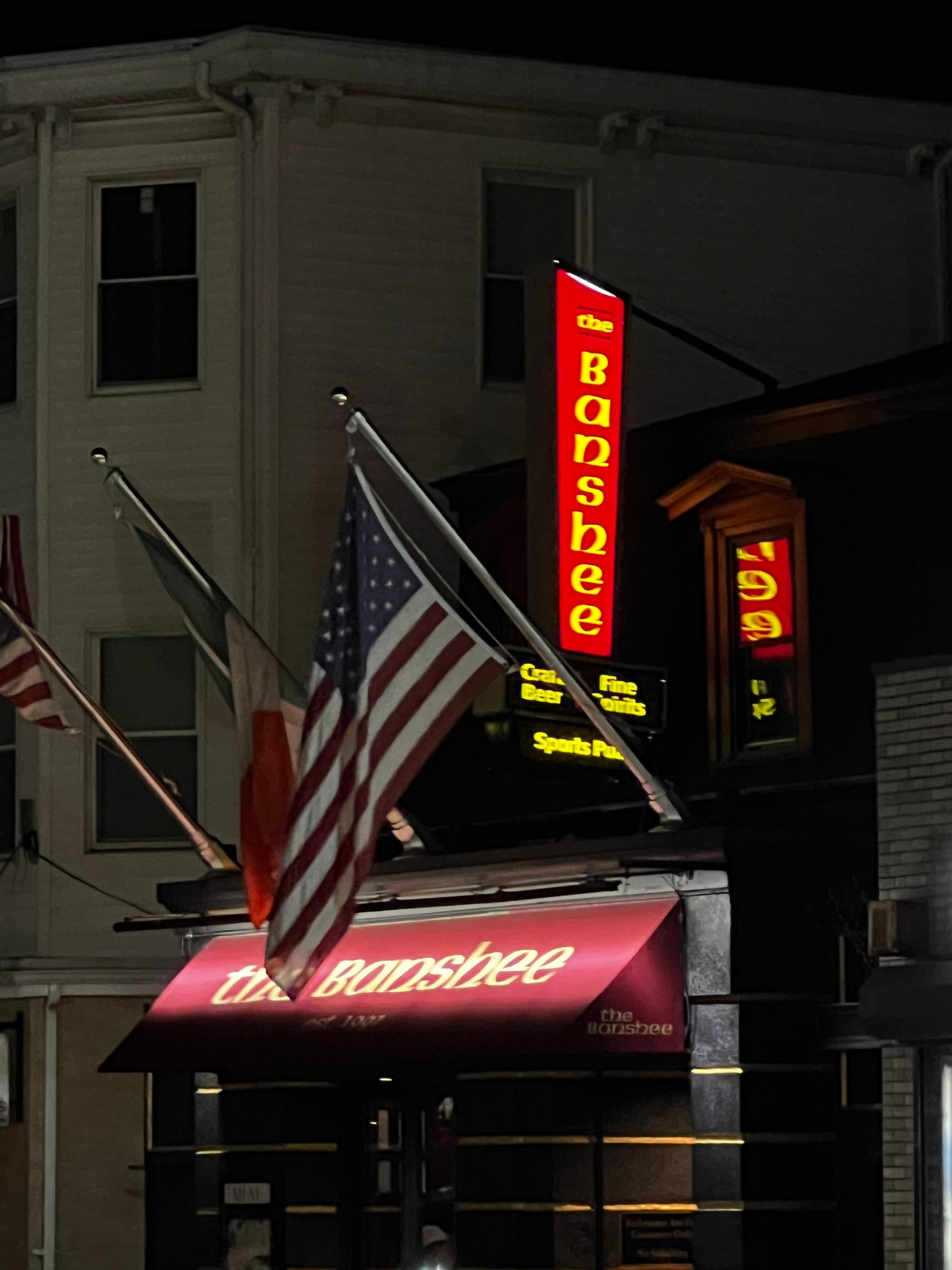 The Banshee - Great bartenders and within walking distance