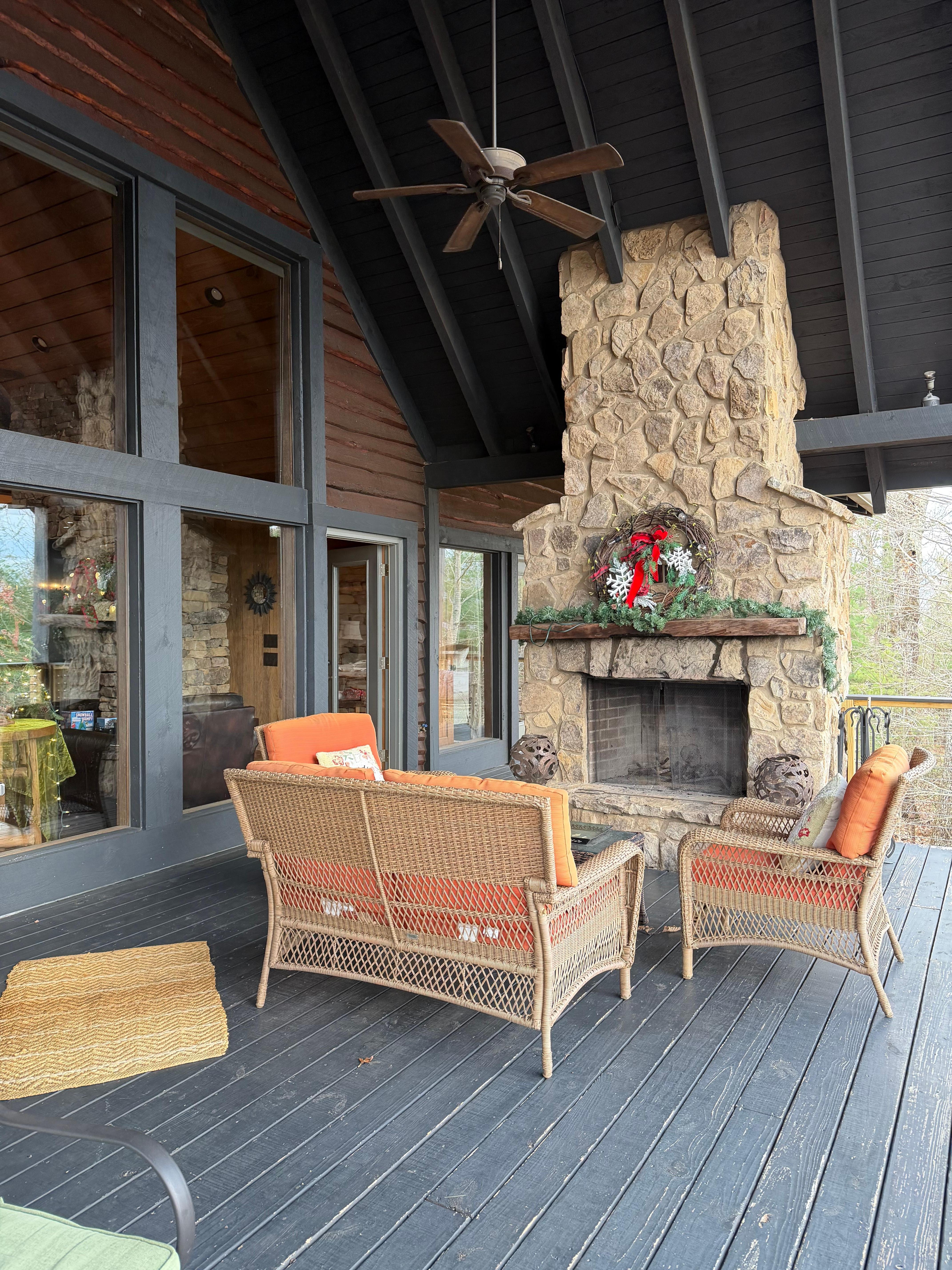 Loved all the outdoor space - comfy, relaxing and the best views!