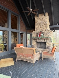 Loved all the outdoor space - comfy, relaxing and the best views!