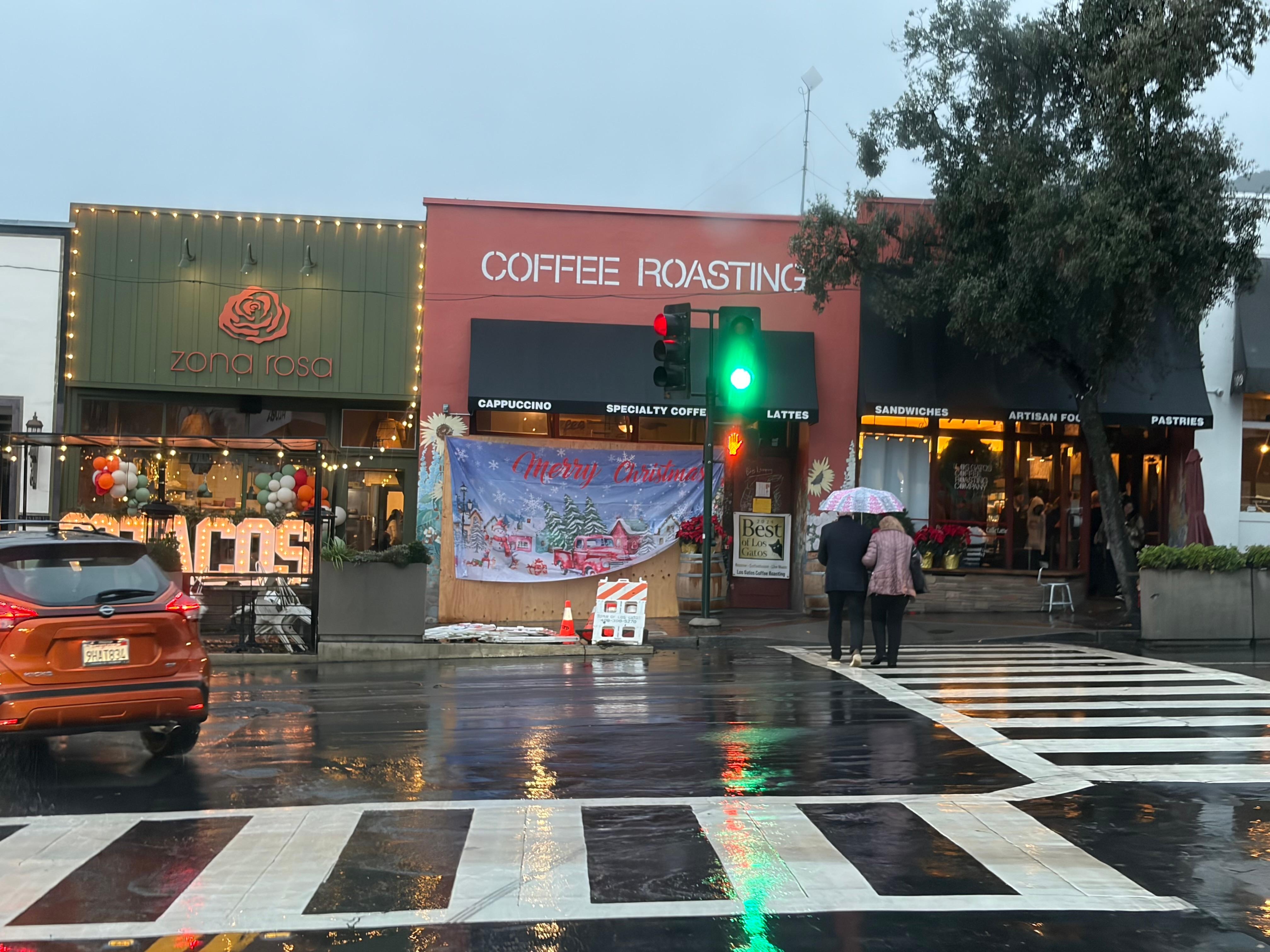 Los Gatos Coffee ☕️ Roasting Company is a community favorite for tasty espresso drinks and pastries. Try to get a table by the window if you can for people watching. 