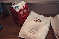 部屋で食べた、ホテル近くのお店で買ったドーナツ