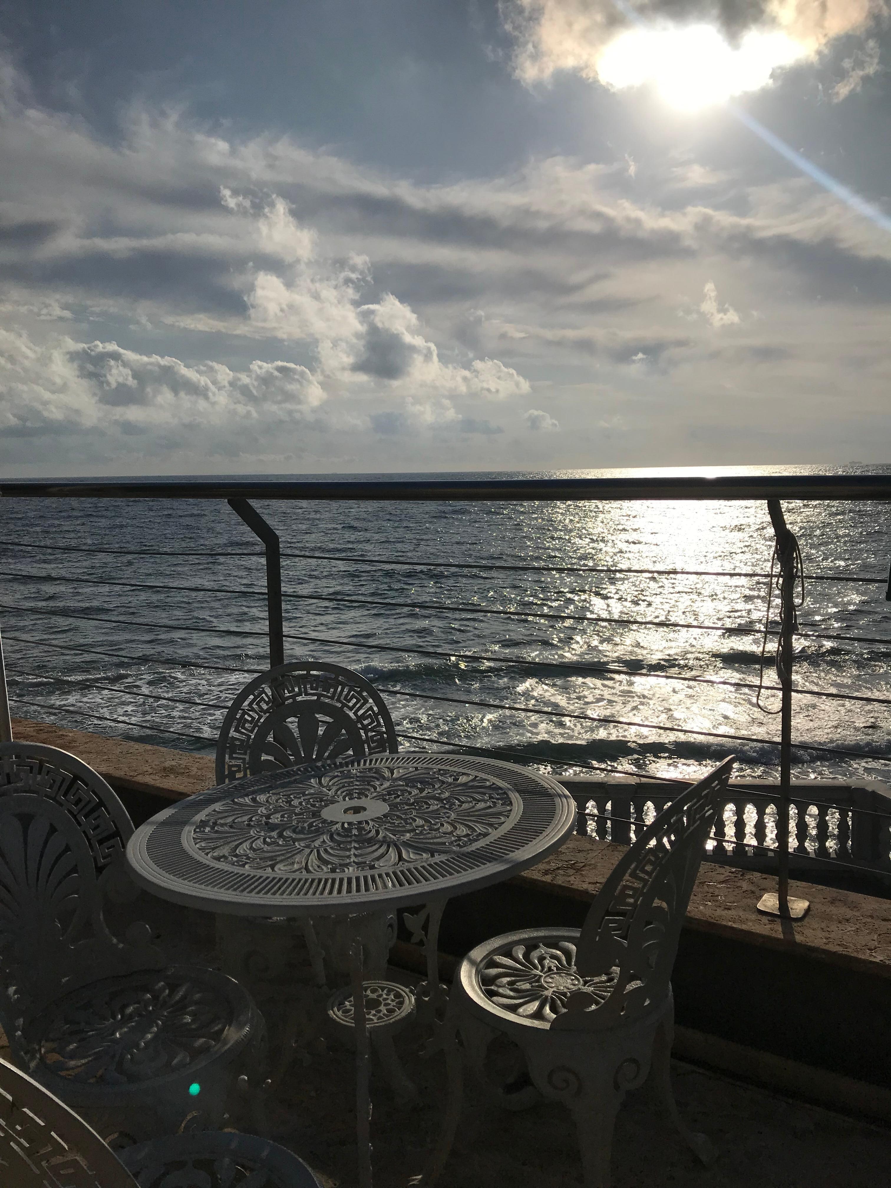 Terrasse vue sur la
Mer