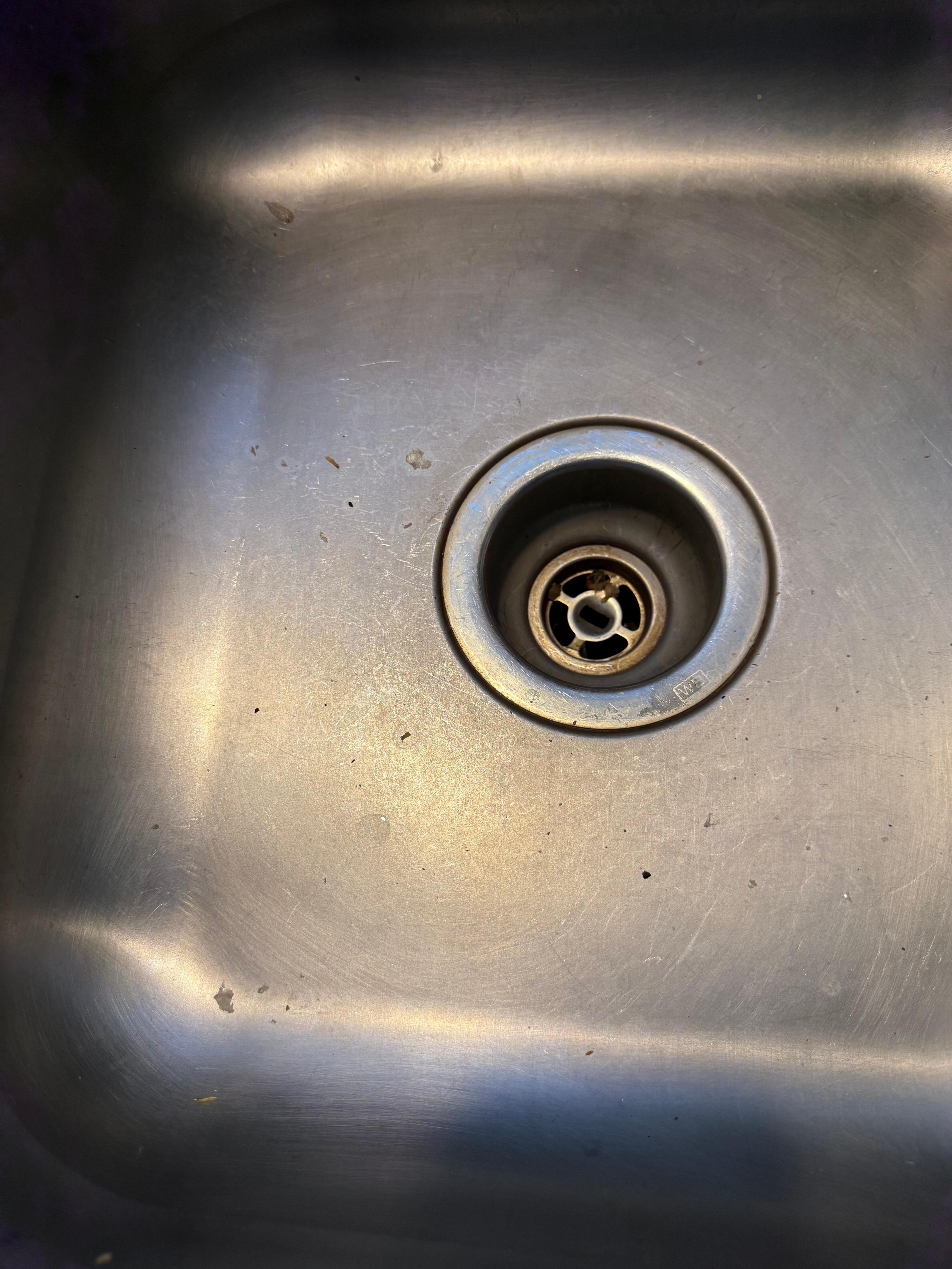 Dirty kitchen sink