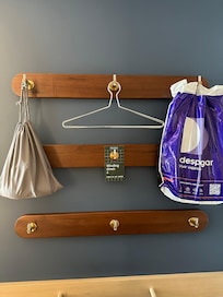 Todo el lugar para colgar ropa