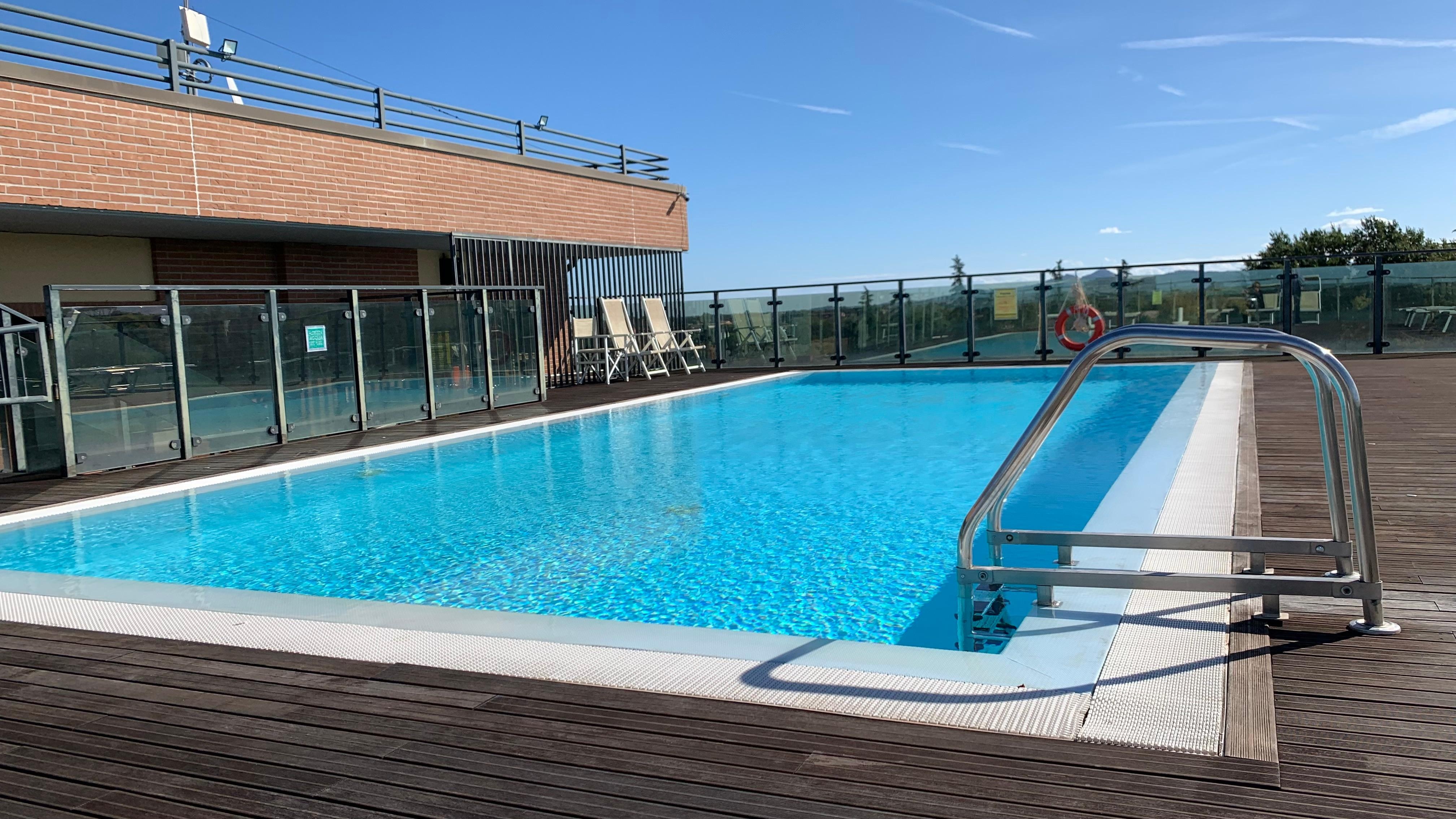 Piscina e terrazza