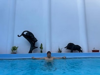 La piscina es pequeña pero nadie la usaba así que se disfrutó toda una tarde.