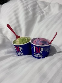 小腹が空いた時に歩いて行けるサーティワンもある!