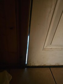 Front door does not seal