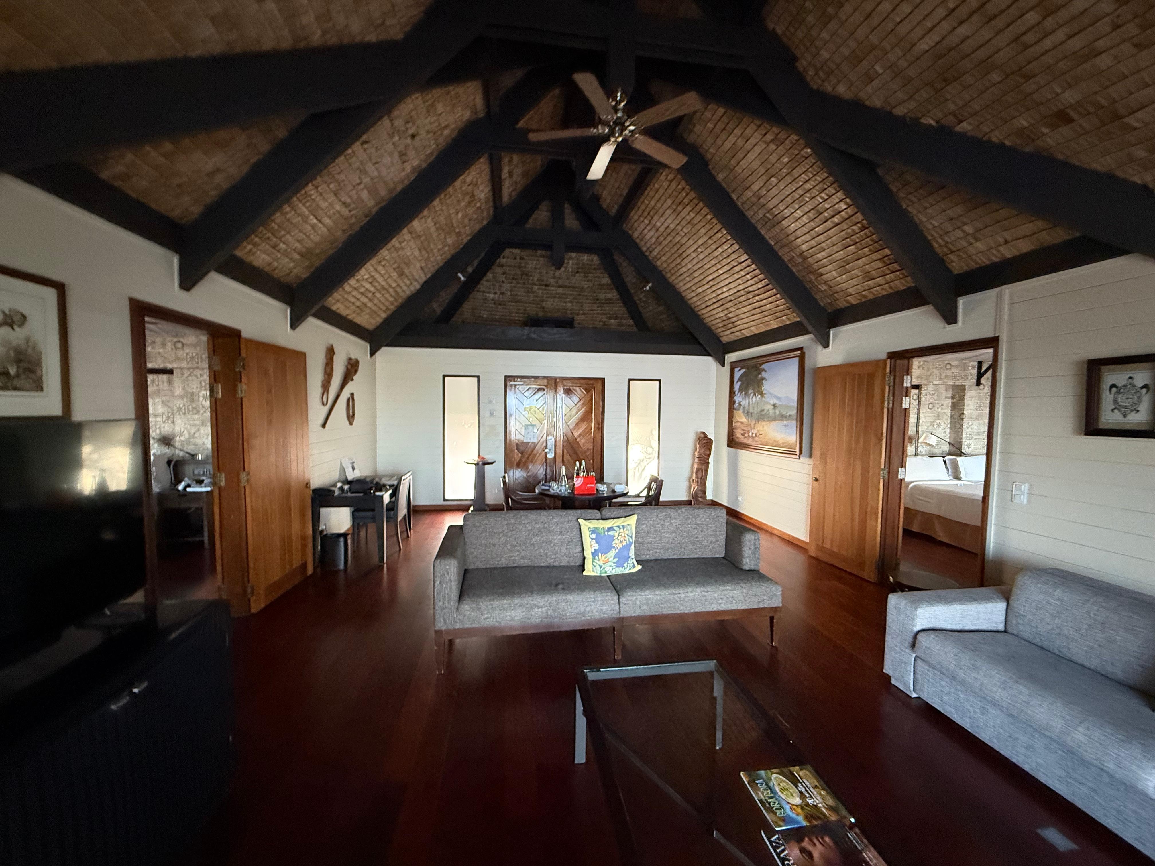 Main joining family room. Nothing to complain about.