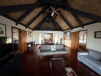 Main joining family room. Nothing to complain about.