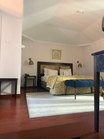 A very spacious room