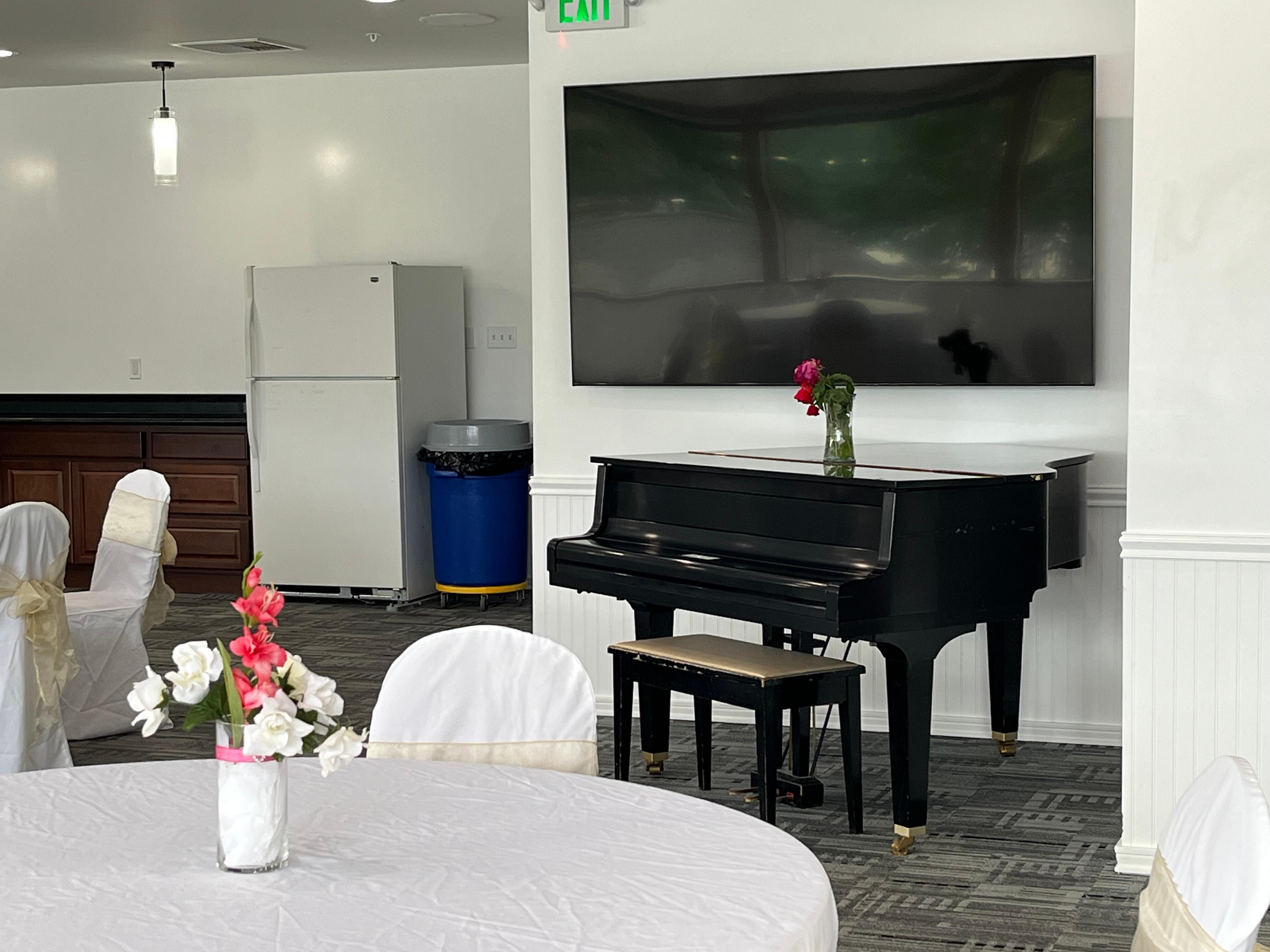 Dine-In Area 