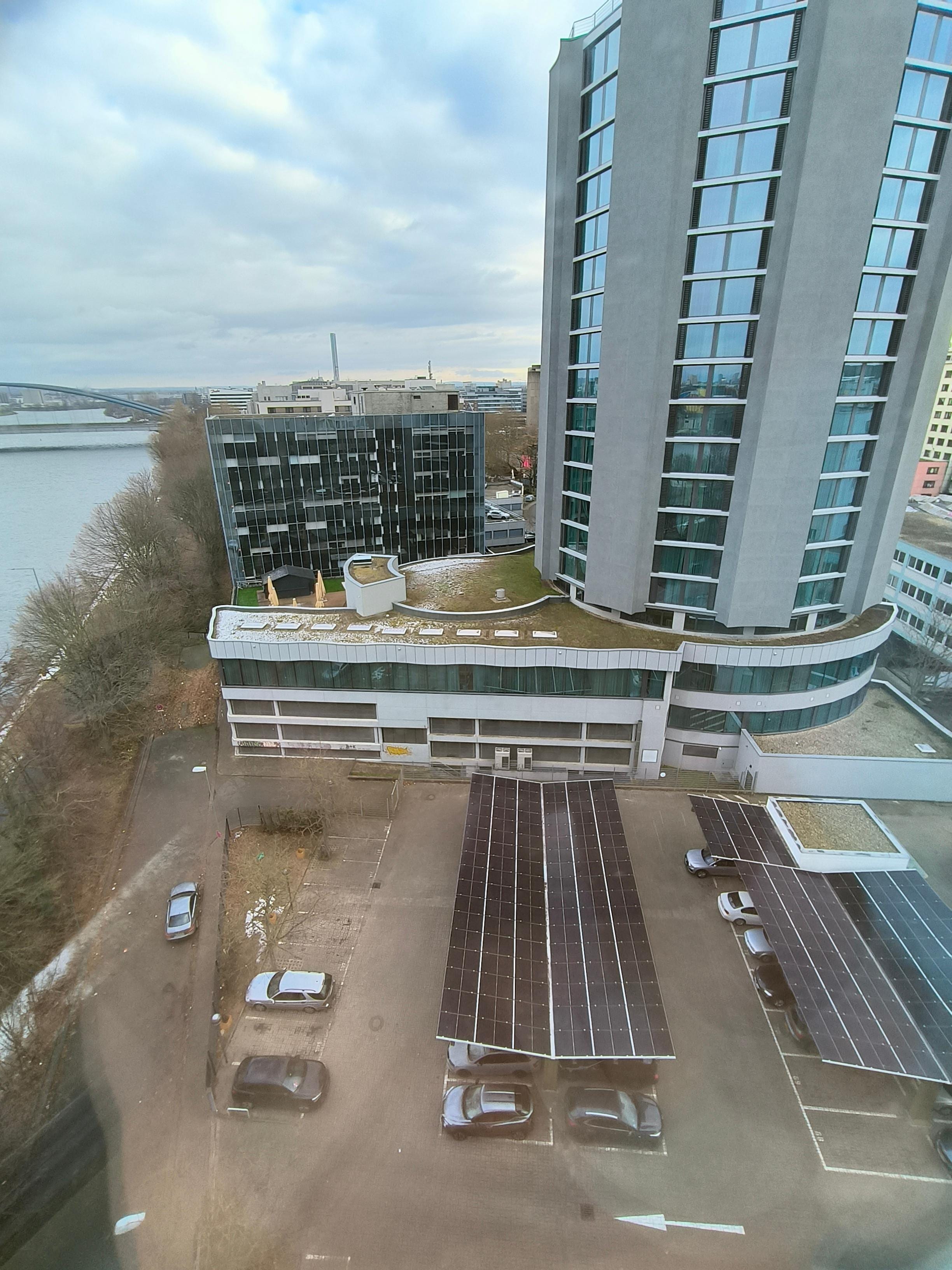 View 2 (free parking)