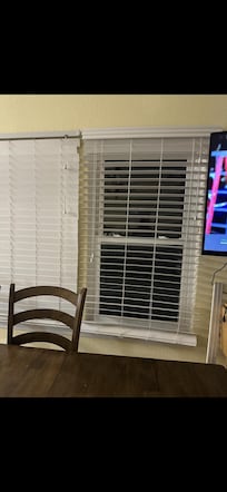 Linda would not close and top rail was found on floor