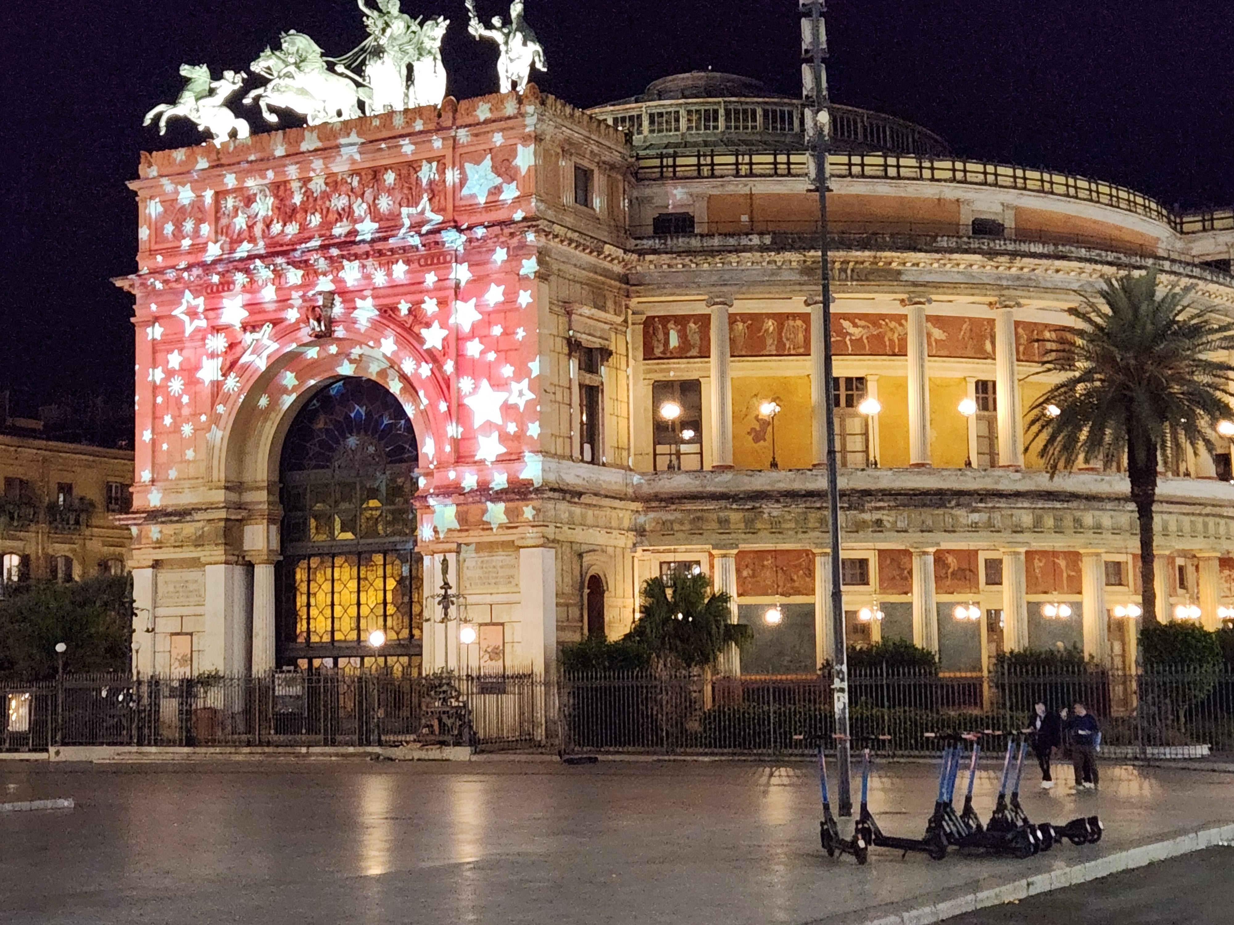 Politeama Theatre (10 min)