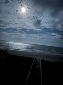 Beautiful nighttime pic with a full moon