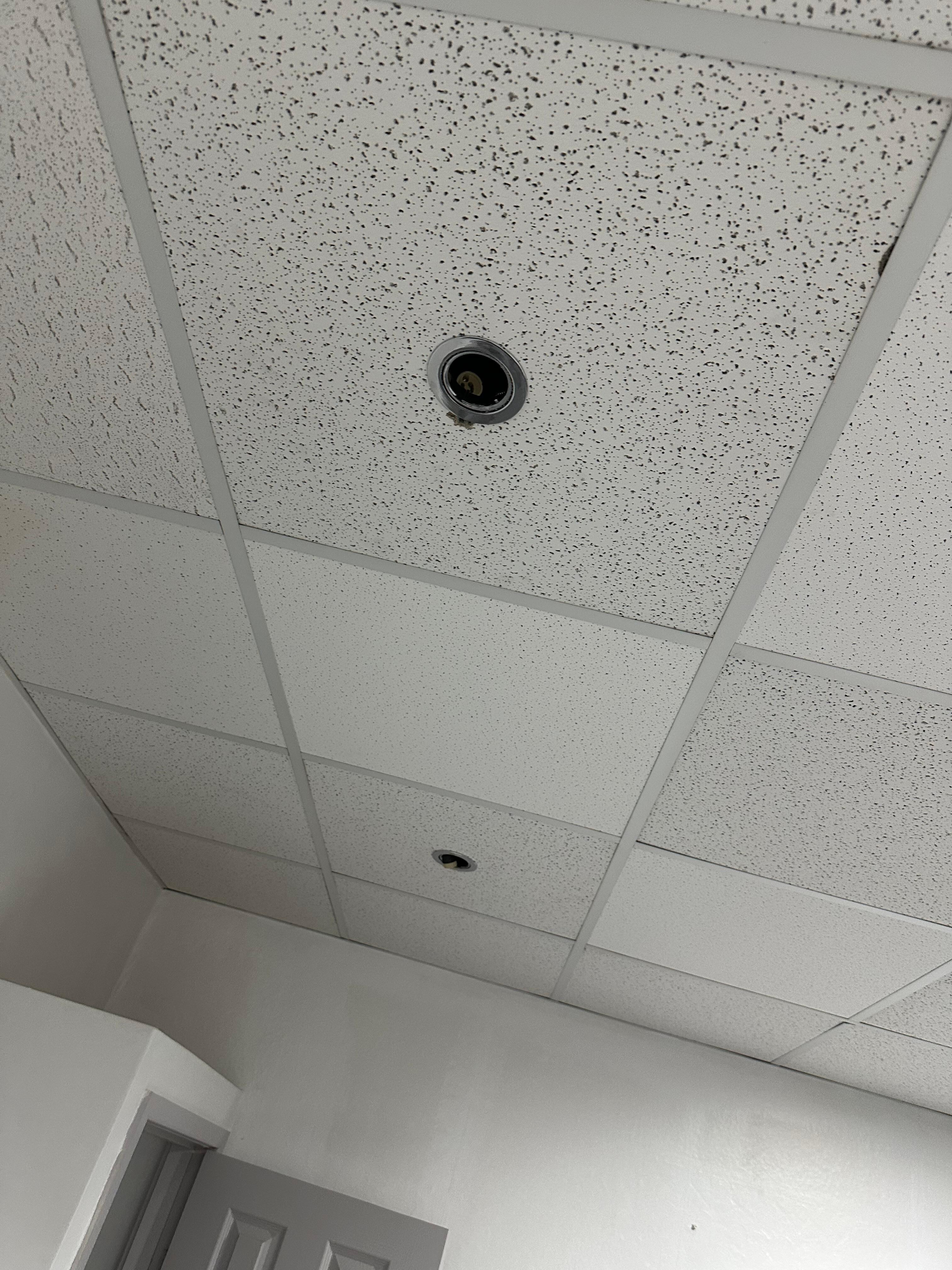 Light fittings, but no right