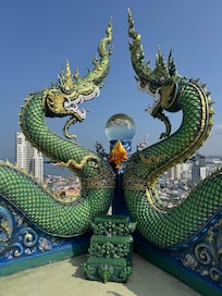 近くカオプラクルー修道院