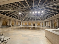 Sala de eventos en el antiguo claustro