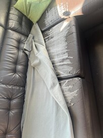 Defektes Sofa-Echt "luxuriöses Gefühl" kommt da auf.