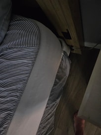 I'll fitting sheets.