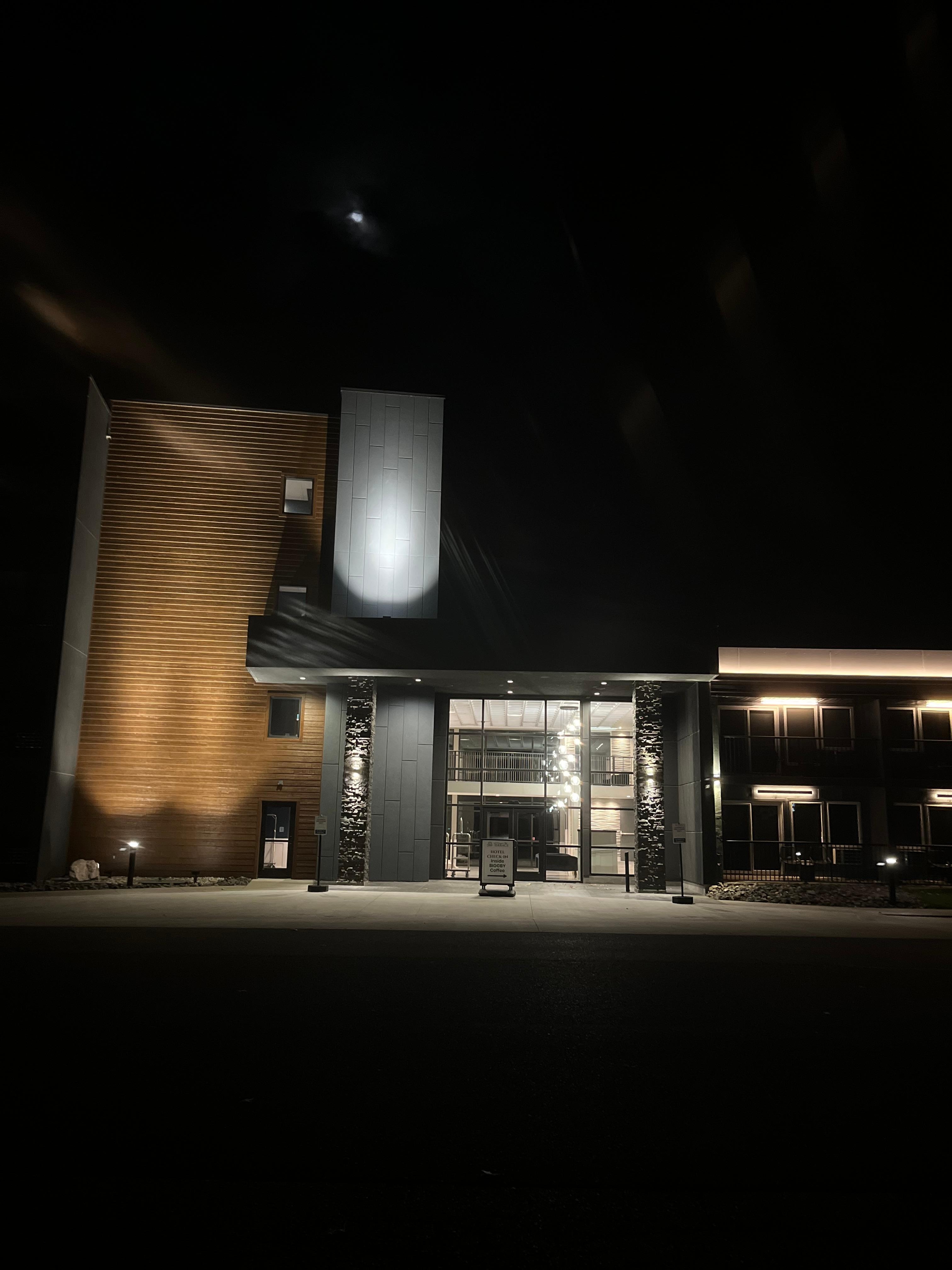 Modern and on the lake