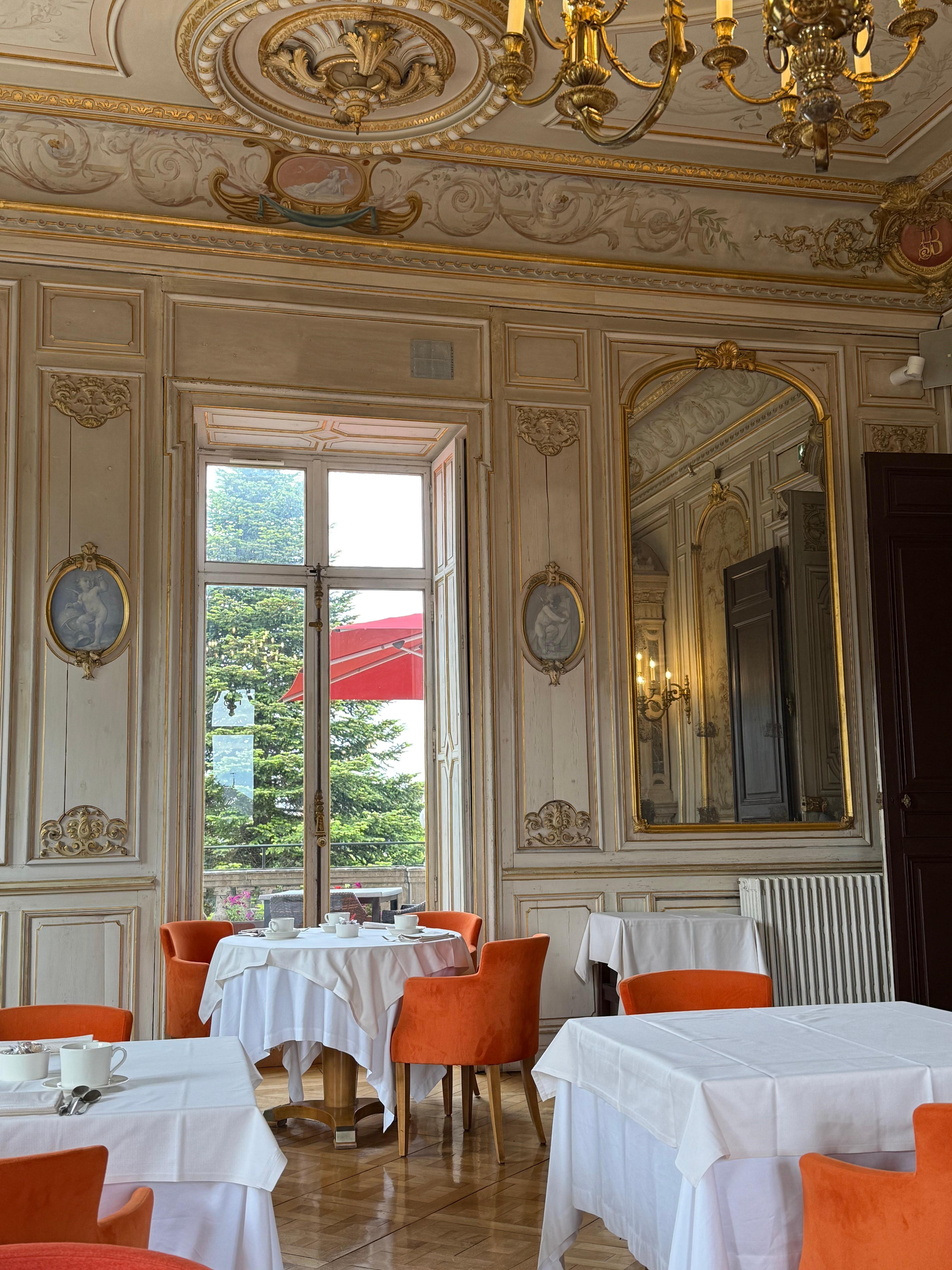 Breakfast room