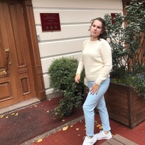 У входа в отель