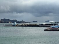 エスカレーター横の窓から見えたミジュマル公園