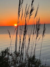 Sonnenaufgang am Strand ( 3 Min. vom Haus)