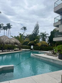 Swim up pool was amazing