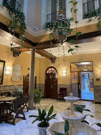Magnifique hall